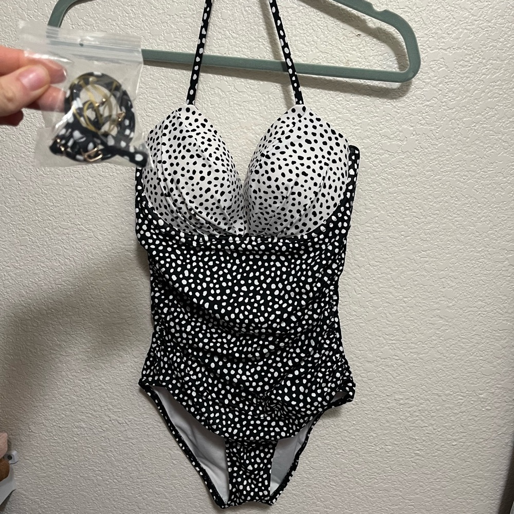 Victoria‘s Secret Adjustable Strap One Piece Swimsuit - 34C